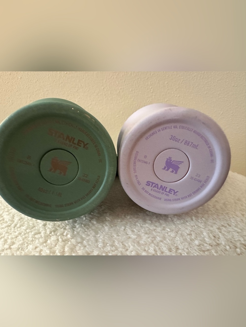 (2) Stanley Quencher H2.0 FlowState Tumblers - green (40oz) purple (30oz) - Picture 4 of 5